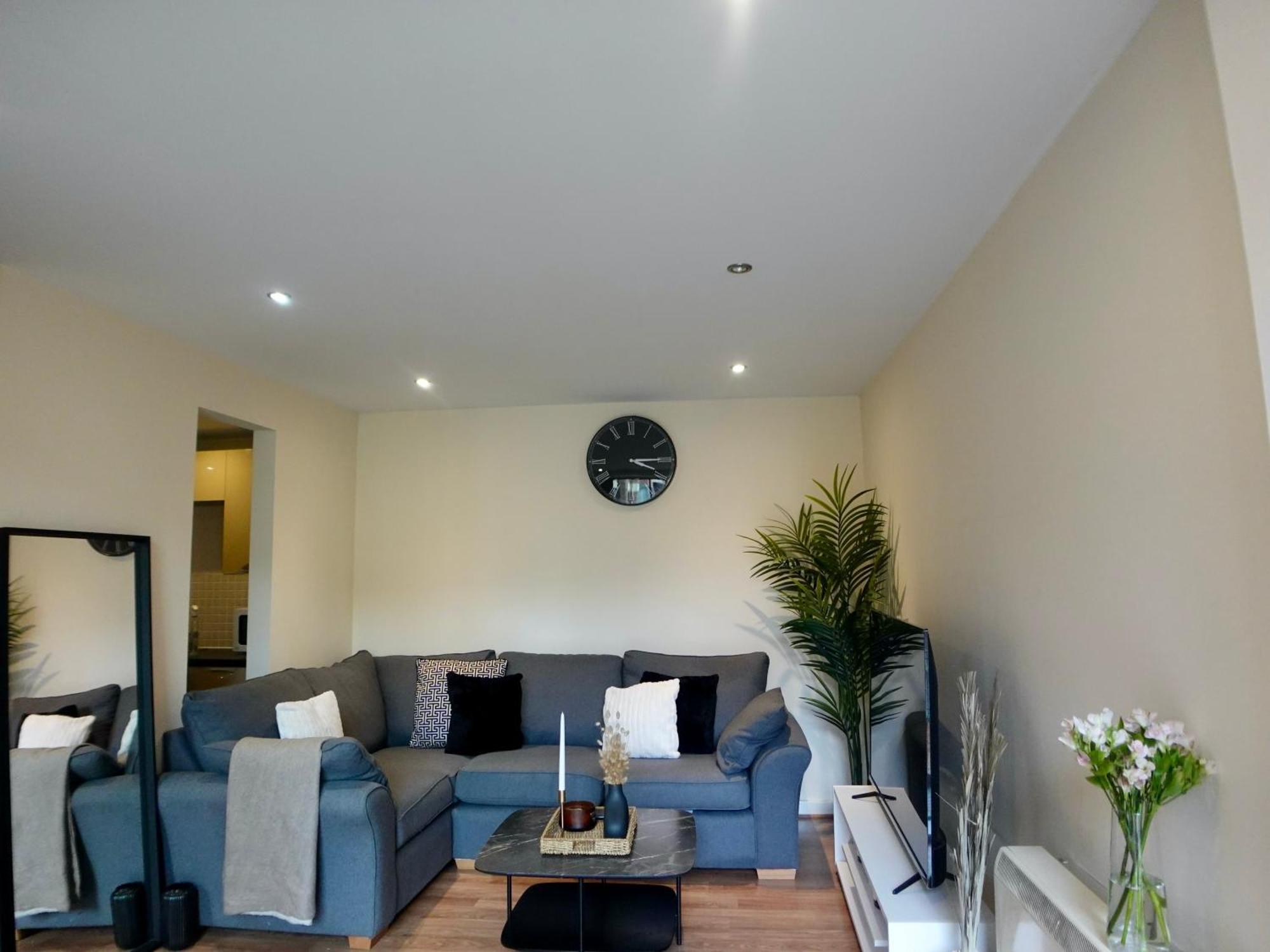 Modern Spacious Apartment In Digbeth With Balcony - Netflix, Youtube, Amazon Tv, Superfast Wifi - Just 10 Mins To Birmingham Centre, Bullring, Train, Coach Station And Birmingham Fc Luaran gambar