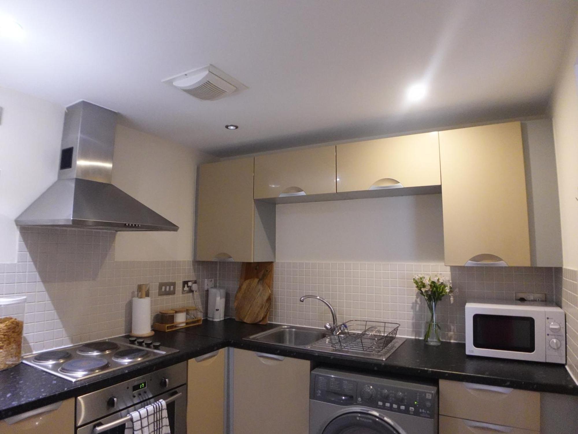 Modern Spacious Apartment In Digbeth With Balcony - Netflix, Youtube, Amazon Tv, Superfast Wifi - Just 10 Mins To Birmingham Centre, Bullring, Train, Coach Station And Birmingham Fc Luaran gambar